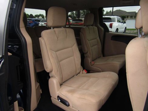 Used 2016 Dodge Grand Caravan SE w/ Quick Order Package 29E SE FWD image 18