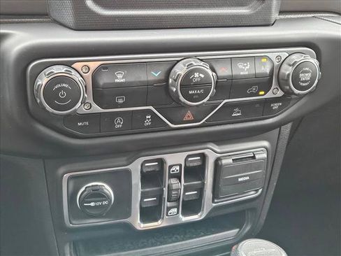 Used 2023 Jeep Gladiator Sport AWD/4WD image 13