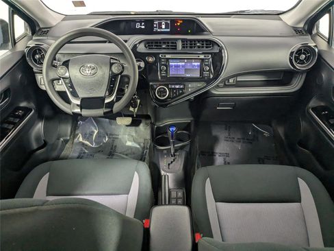 Used 2018 Toyota Prius C Two image 31