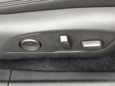 New 2025 Chevrolet Equinox EV LT image 46