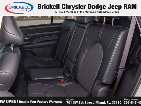 Used 2024 Toyota Grand Highlander XLE FWD image 17