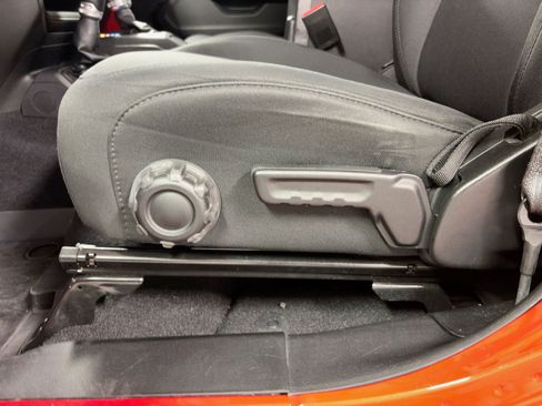 Used 2021 Jeep Wrangler Unlimited Sport image 12