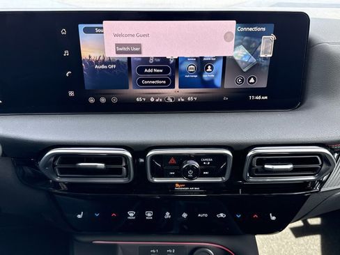 New 2026 Nissan Sentra SR w/ SR Premium Package FWD image 17