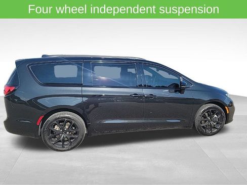 Used 2023 Chrysler Pacifica Limited w/ S Appearance Package AWD/4WD image 18
