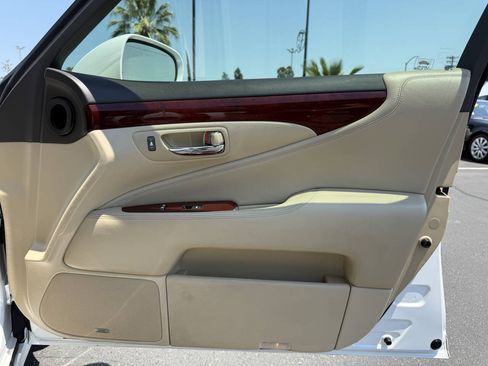 Used 2007 Lexus LS 460 RWD image 14