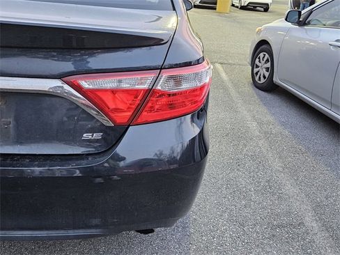 Used 2016 Toyota Camry SE image 7