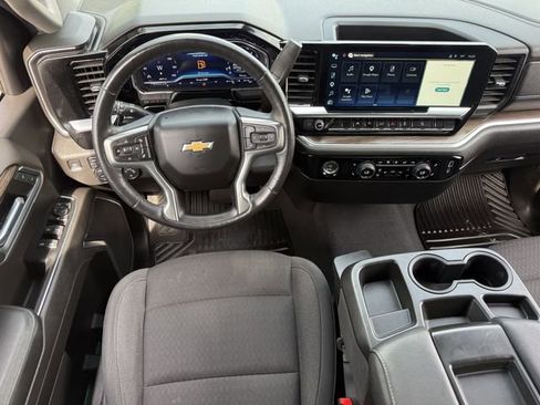 Used 2022 Chevrolet Silverado 1500 LT w/ Z71 Off-Road Package AWD/4WD image 14