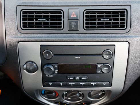Used 2007 Ford Focus S FWD image 32