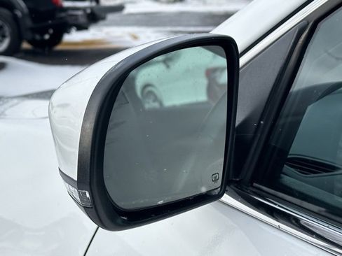 Used 2020 Jeep Cherokee Limited w/ Technology Group image 11