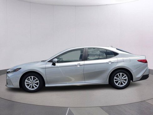 Used 2025 Toyota Camry LE FWD image 2