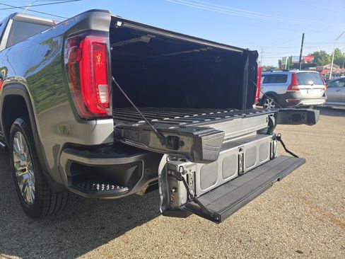Used 2020 GMC Sierra 1500 Denali w/ Denali Ultimate Package AWD/4WD image 18