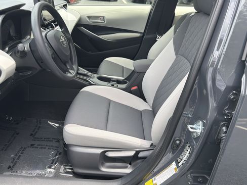 Used 2026 Toyota Corolla LE FWD image 9