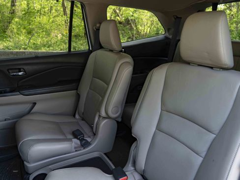 Used 2021 Honda Pilot Touring image 18