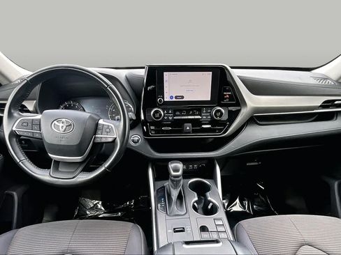 Used 2023 Toyota Highlander LE FWD image 15