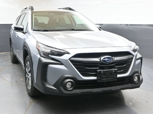 Used 2025 Subaru Outback Premium AWD/4WD image 8