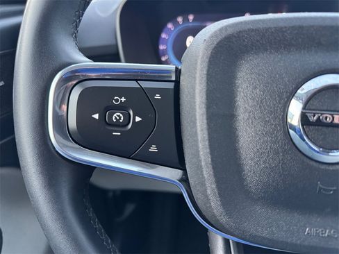 Certified 2024 Volvo XC40 B5 Plus w/ Climate Package image 12