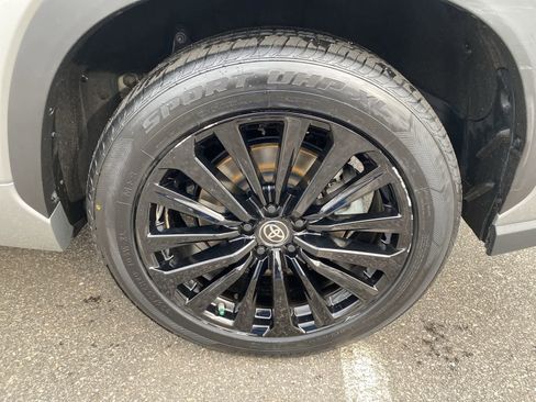 Certified 2025 Toyota Highlander XSE AWD/4WD image 12