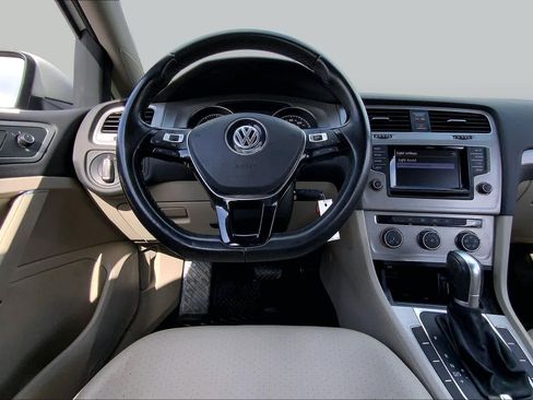 Used 2015 Volkswagen Golf S FWD image 6