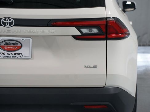 Certified 2024 Toyota Grand Highlander XLE image 10