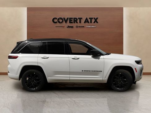New 2026 Jeep Grand Cherokee Summit w/ Obsidian Package AWD/4WD image 6
