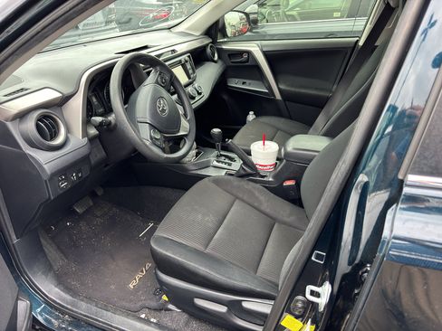 Used 2017 Toyota RAV4 LE image 5