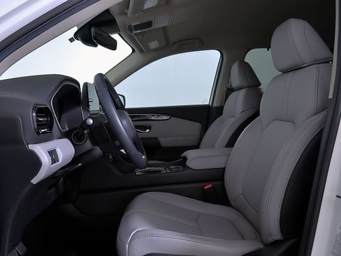 Used 2025 Honda Pilot EX-L image 15