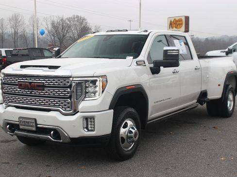 Used 2023 GMC Sierra 3500 Denali w/ Denali Ultimate Package image 3