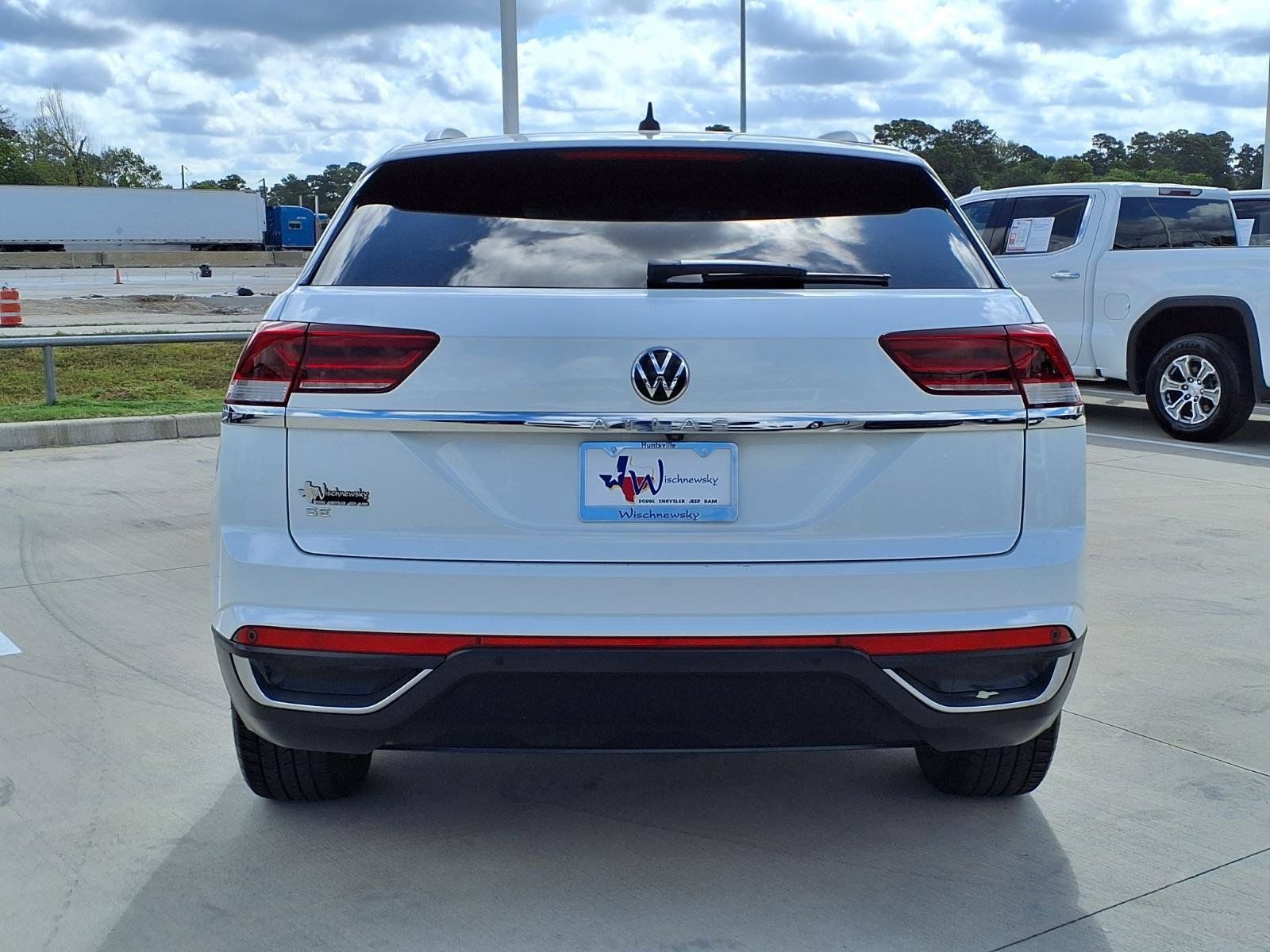 Used 2022 Volkswagen Atlas Cross Sport SE FWD image 7