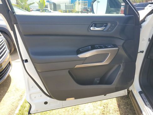 Used 2022 Nissan Pathfinder Platinum w/ Cargo Package FWD image 22