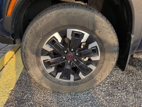 Used 2022 Nissan Frontier PRO-4X w/ Technology Package image 8