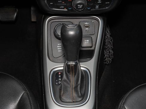 Used 2020 Jeep Compass Latitude w/ Popular Equipment Group AWD/4WD image 23