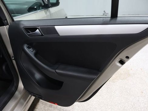 Used 2013 Volkswagen Jetta SE image 21