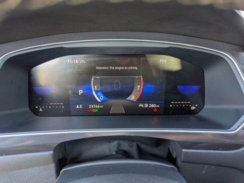 Used 2024 Volkswagen Tiguan SE image 25