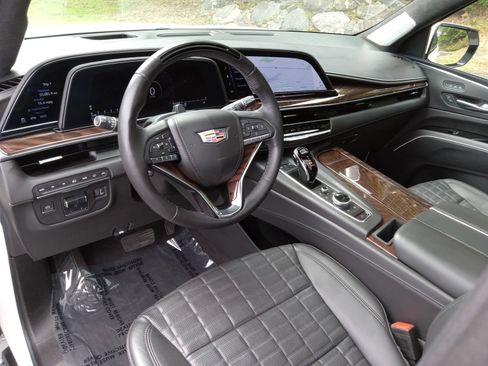 Used 2023 Cadillac Escalade Sport Platinum AWD/4WD image 13