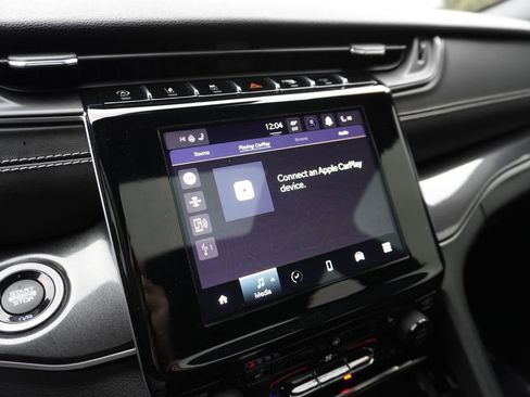 Used 2023 Jeep Grand Cherokee Altitude image 16