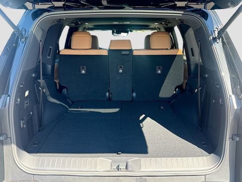 New 2026 Lexus LX 600 4WD w/ Premium Package image 12