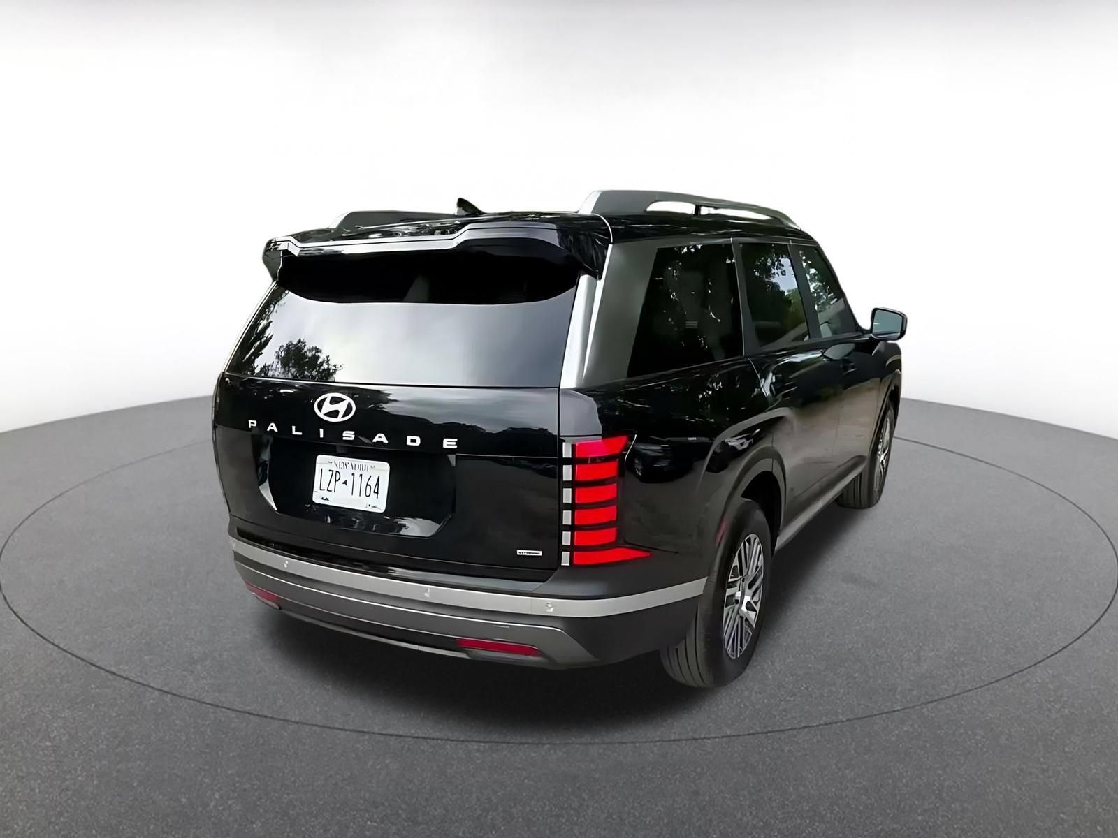 Used 2026 Hyundai Palisade SEL AWD/4WD image 13