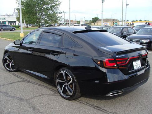 Used 2022 Honda Accord Sport image 4