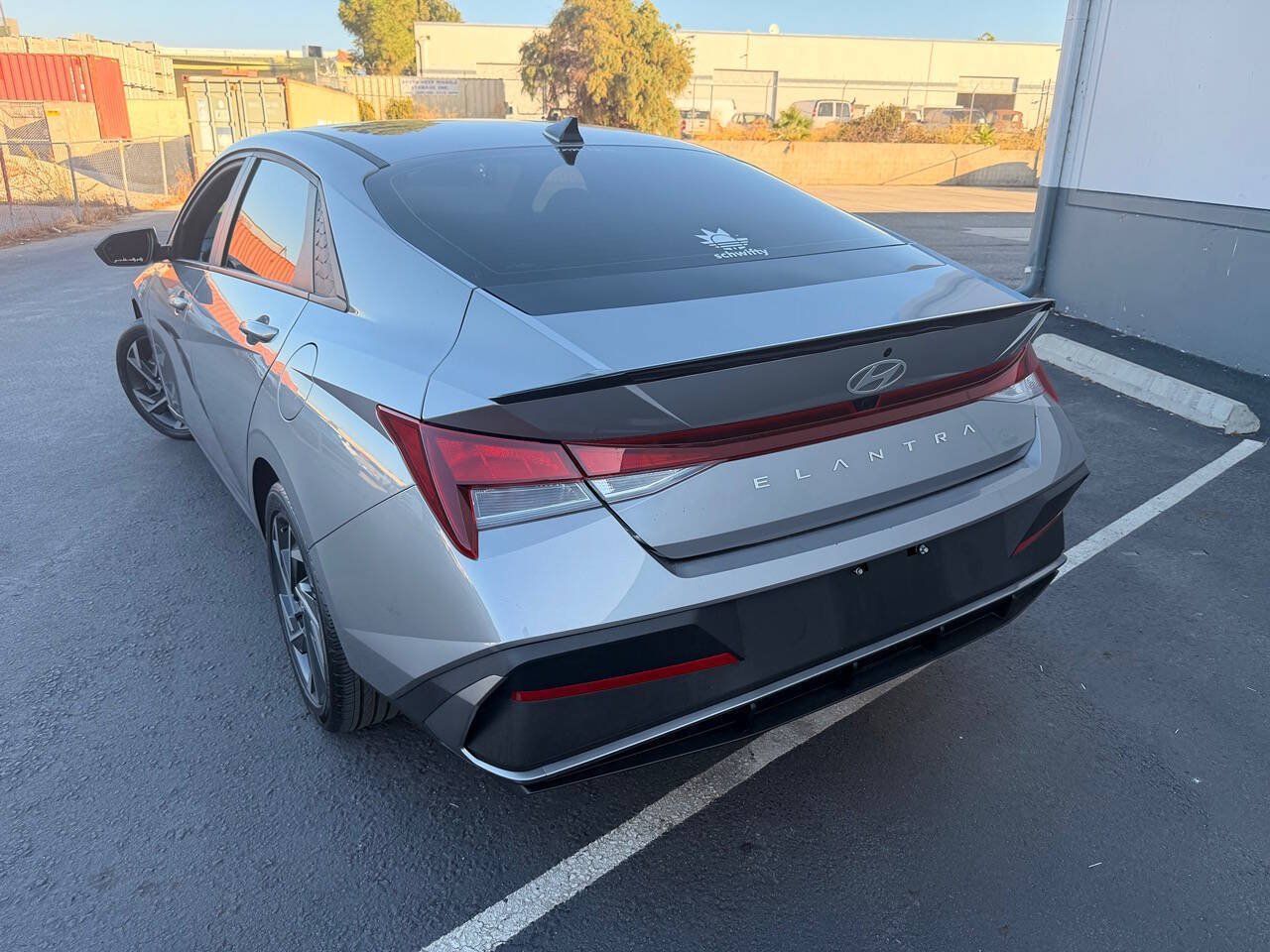 Used 2025 Hyundai Elantra Sport FWD image 11