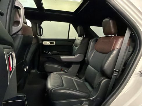Certified 2023 Ford Explorer Platinum w/ Technology Package AWD/4WD image 35