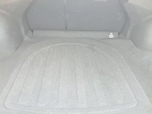 Used 2025 Hyundai Elantra Limited FWD image 32