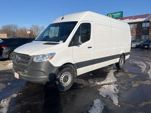 Used 2026 Mercedes-Benz Sprinter 2500 image 2