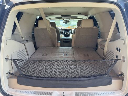 Used 2016 Cadillac Escalade Luxury AWD/4WD image 17
