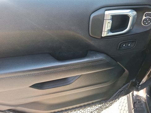 Used 2021 Jeep Wrangler Unlimited Sahara image 22