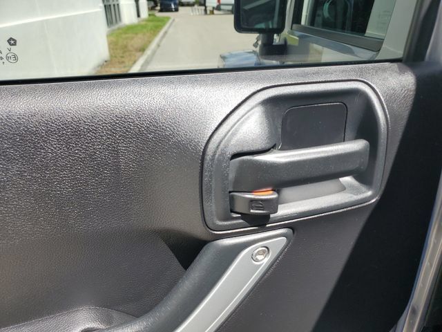 Used 2016 Jeep Wrangler Unlimited Sahara AWD/4WD image 16