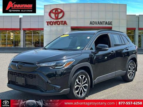 Used 2024 Toyota Corolla Cross AWD Hybrid w/ Moonroof Package image 4