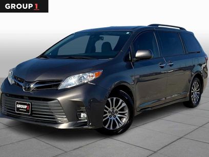 Used 2018 Toyota Sienna XLE Premium