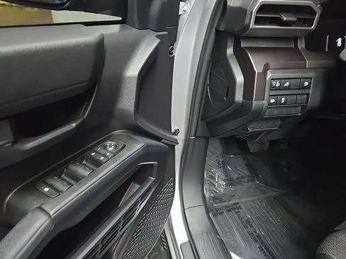 Used 2025 Toyota 4Runner SR5 AWD/4WD image 20