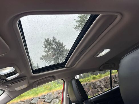 Used 2020 Subaru Crosstrek 2.0i Limited w/ Moonroof Package w/Navigation AWD/4WD image 18