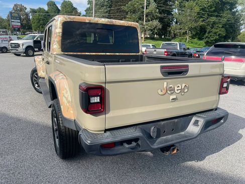 Used 2020 Jeep Gladiator Overland AWD/4WD image 14